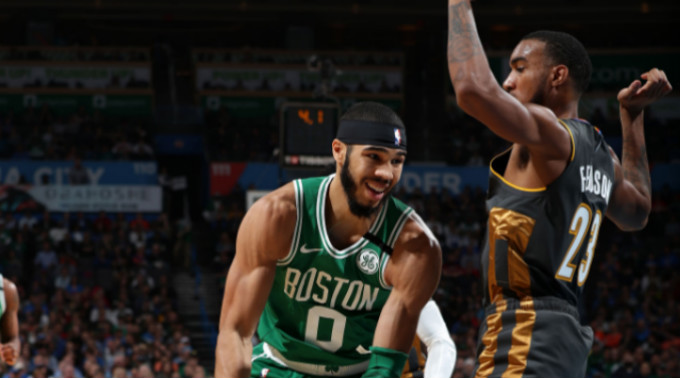 创作者借助 创作者借助