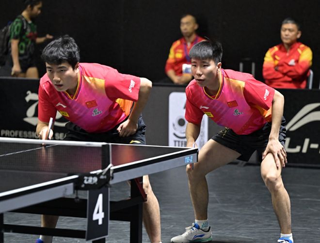 冷峻色调与